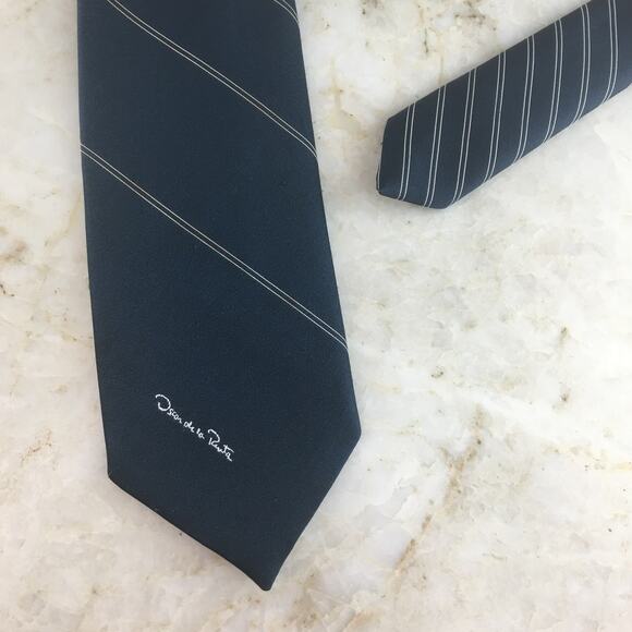 OSCAR DE LA RENTA TIE - Picture 5 of 14